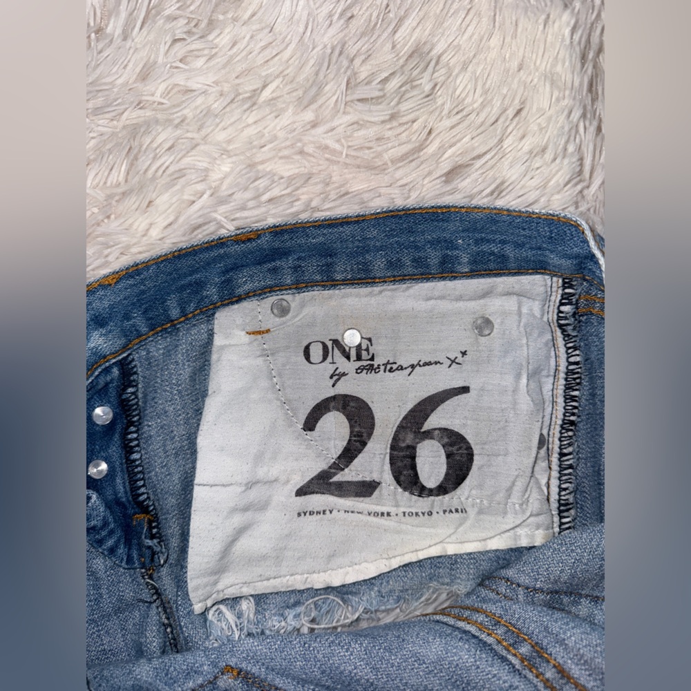 One Teaspoon Blue Frayed Jean Shorts - Picture 3 of 3